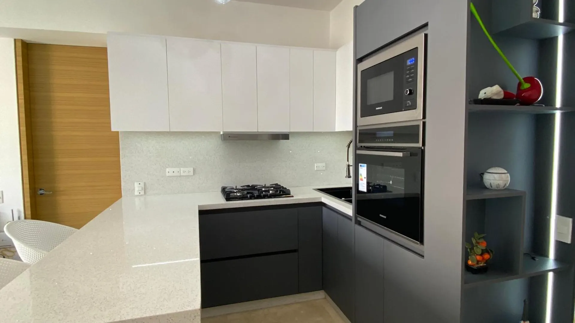Apartamento De Lujo 2 H 2 B Vistas De Todas Las Caracas